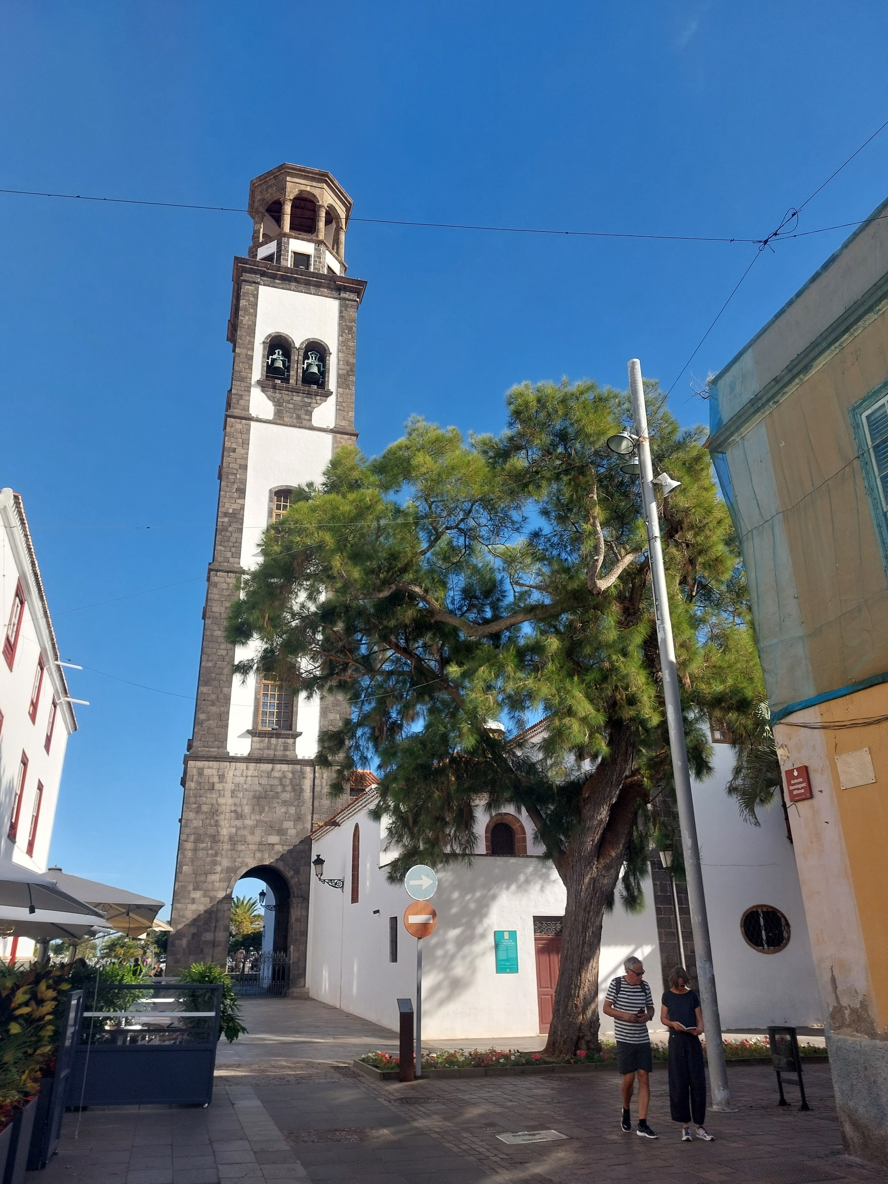 Kirchturm in der Altstadt von Santa Cruz de Tenerife