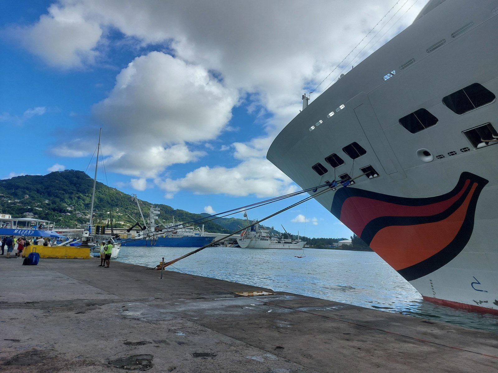 Die AIDA Stella im Hafen