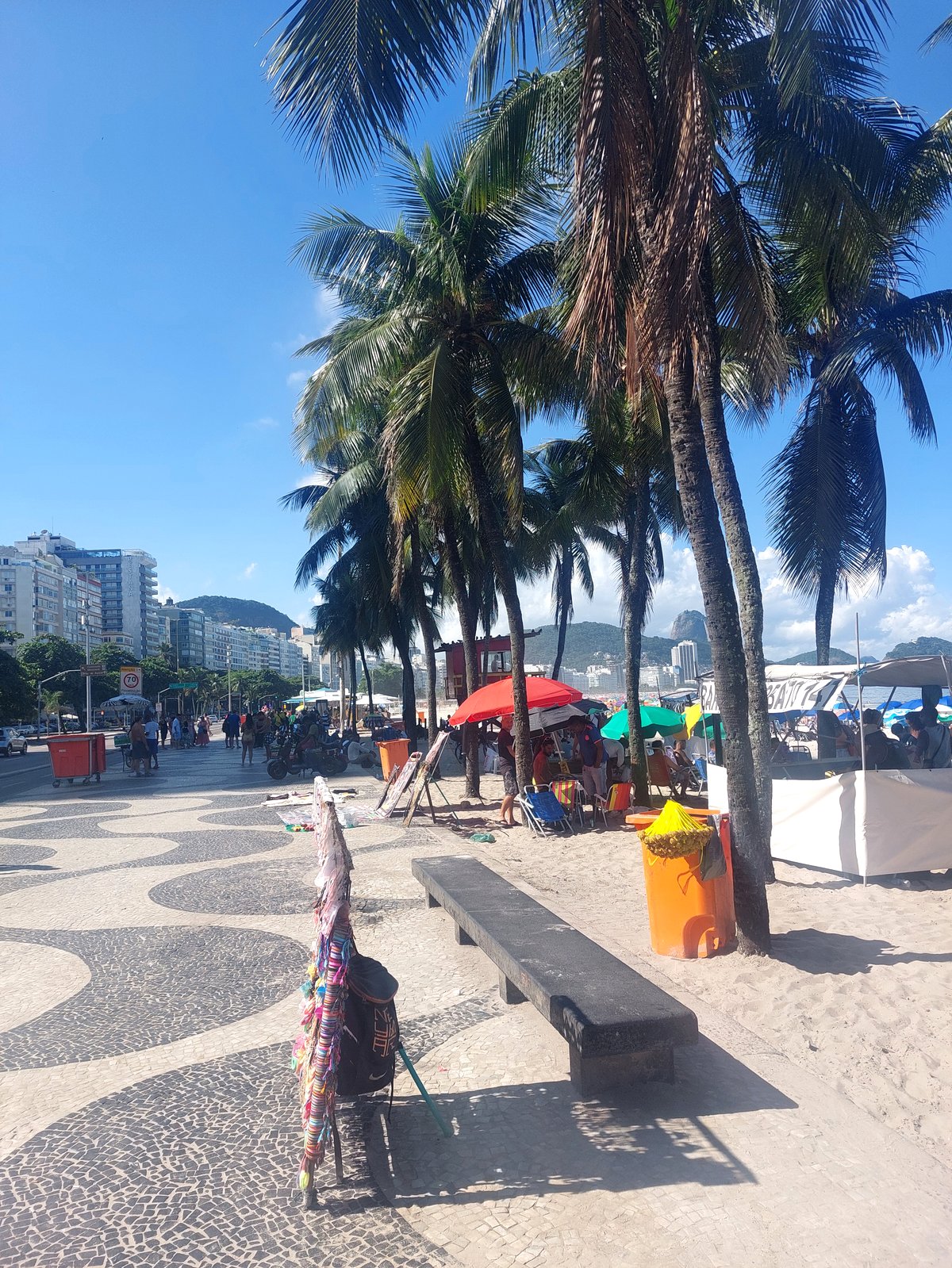 Die berühmte Wellen-Promenade von Copacabana Rio de Janeiro